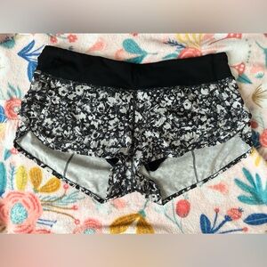 Lululemon Speed Up Low-Rise Lined Short 2.5" size 10